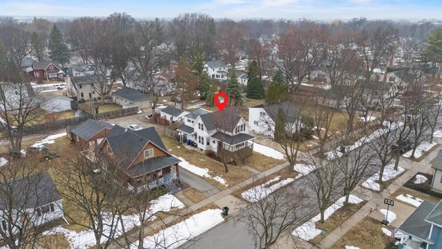 621 N HURON STREET, De Pere, WI 54115