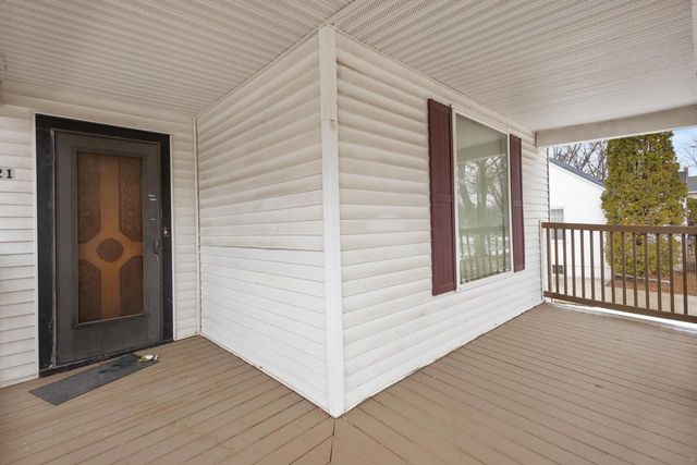 621 N HURON STREET, De Pere, WI 54115