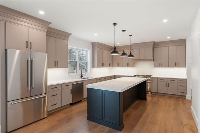 37 Longfellow Rd, Natick, MA 01760