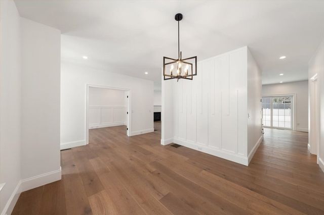 37 Longfellow Rd, Natick, MA 01760