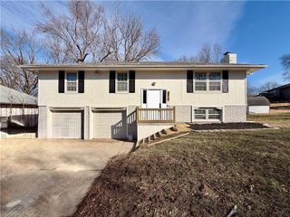 8815 N Grand Avenue, North Kansas City, MO 64155
