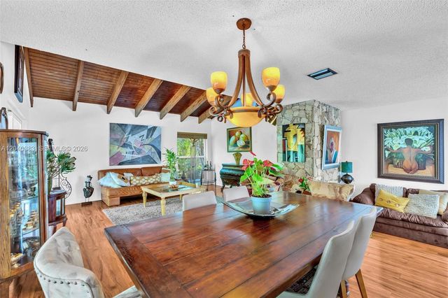 10612 SW 128th Pl, Miami, FL 33186