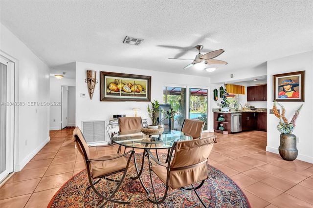 10612 SW 128th Pl, Miami, FL 33186