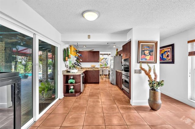 10612 SW 128th Pl, Miami, FL 33186