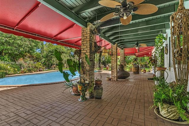 10612 SW 128th Pl, Miami, FL 33186