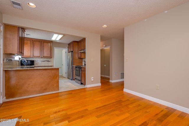 60 Glenn Oaks Court, Old Bridge, NJ 08857