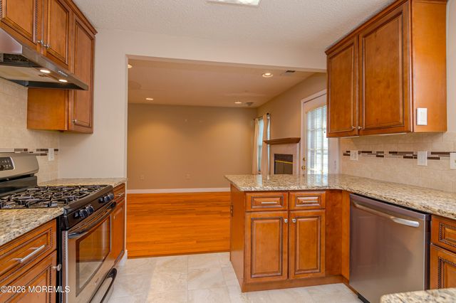 60 Glenn Oaks Court, Old Bridge, NJ 08857