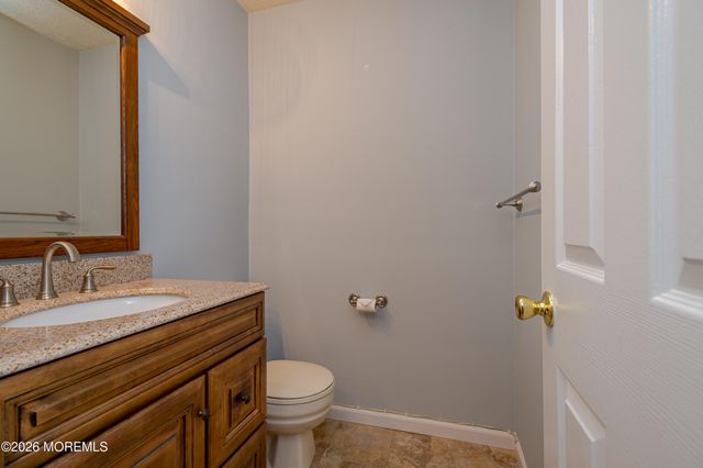 60 Glenn Oaks Court, Old Bridge, NJ 08857