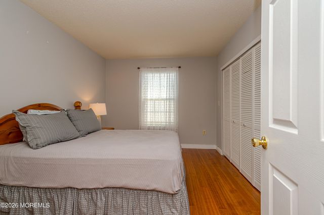 60 Glenn Oaks Court, Old Bridge, NJ 08857