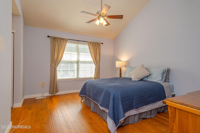 60 Glenn Oaks Court, Old Bridge, NJ 08857