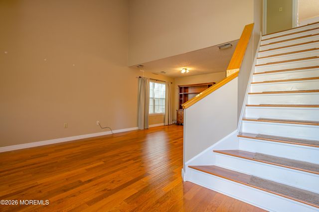 60 Glenn Oaks Court, Old Bridge, NJ 08857