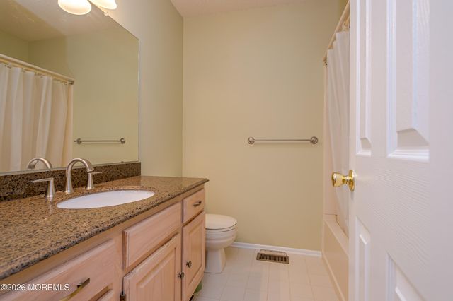 60 Glenn Oaks Court, Old Bridge, NJ 08857