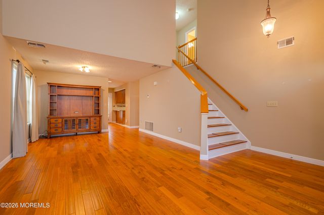 60 Glenn Oaks Court, Old Bridge, NJ 08857