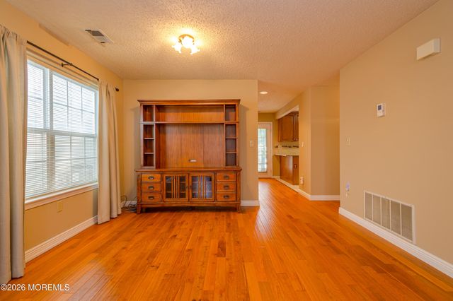 60 Glenn Oaks Court, Old Bridge, NJ 08857