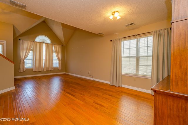60 Glenn Oaks Court, Old Bridge, NJ 08857