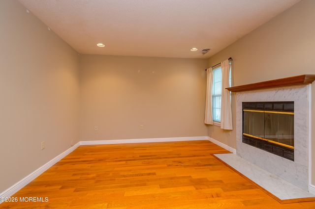 60 Glenn Oaks Court, Old Bridge, NJ 08857
