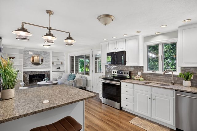 1 Seneca Lane, Plymouth, MA 02360