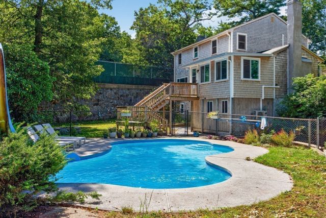 1 Seneca Lane, Plymouth, MA 02360