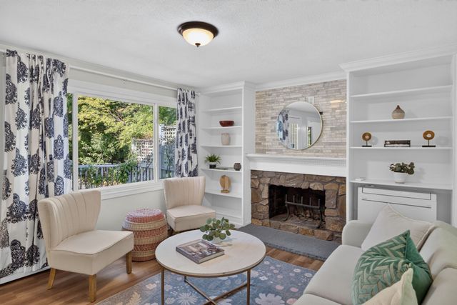 1 Seneca Lane, Plymouth, MA 02360