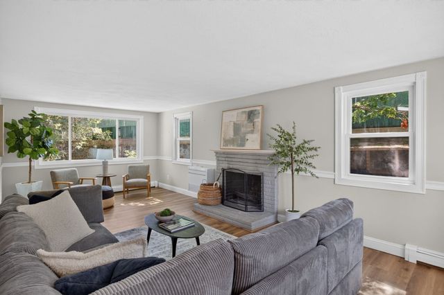 1 Seneca Lane, Plymouth, MA 02360