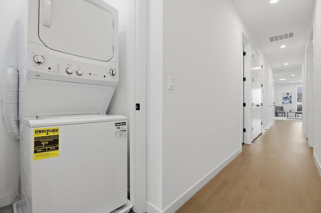 5824 N Lincoln Avenue 2S, Chicago, IL 60659