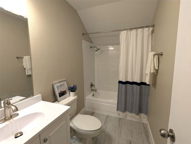 2916 Woodbridge Drive, Bedford, TX 76021