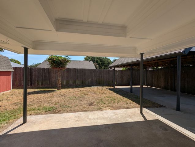 2916 Woodbridge Drive, Bedford, TX 76021