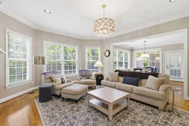 1728 Surrey Dr, Brentwood, TN 37027