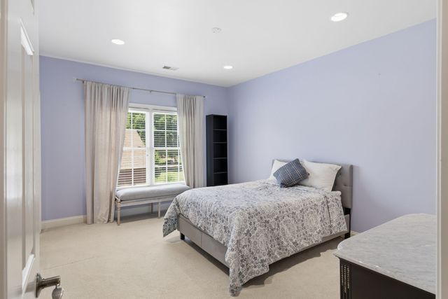 1728 Surrey Dr, Brentwood, TN 37027