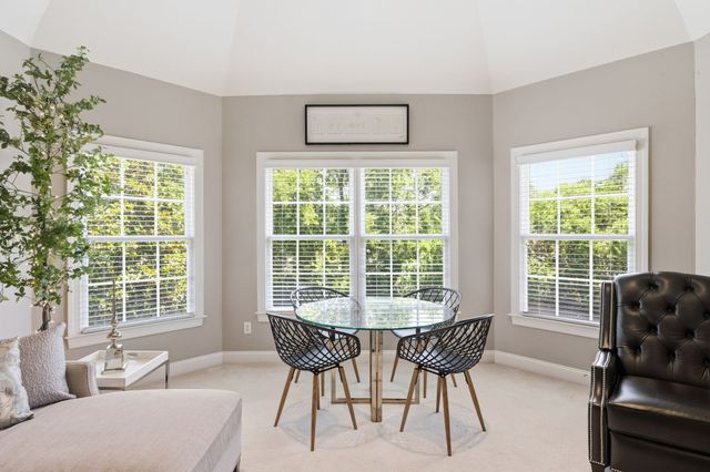 1728 Surrey Dr, Brentwood, TN 37027