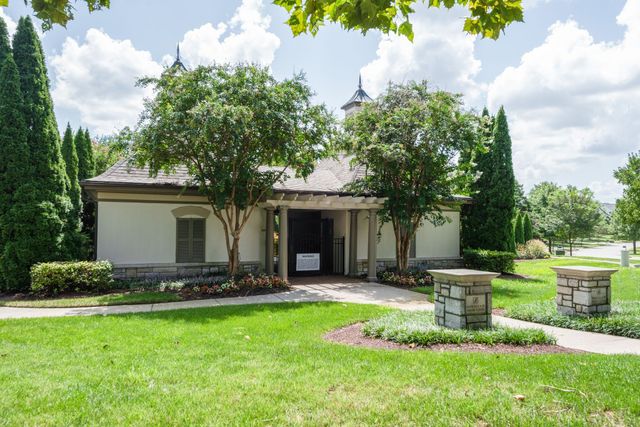 1728 Surrey Dr, Brentwood, TN 37027
