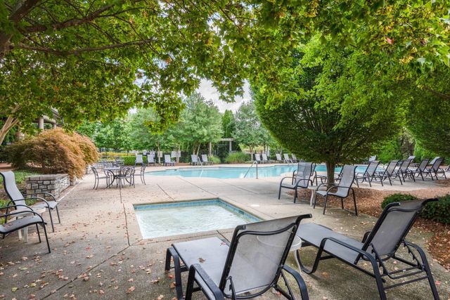 1728 Surrey Dr, Brentwood, TN 37027