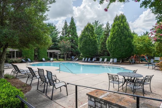 1728 Surrey Dr, Brentwood, TN 37027