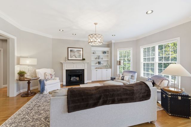 1728 Surrey Dr, Brentwood, TN 37027