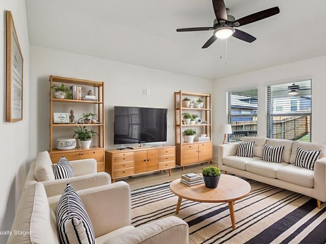 775 Sue Peaks LOOP, Dripping Springs, TX 78620