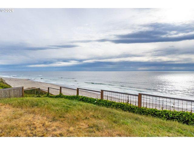 1933 Nw HARBOR Ave, Lincoln City, OR 97367