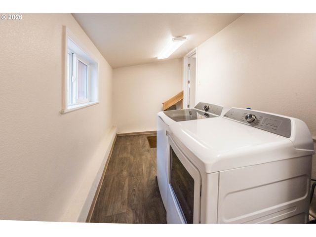 1933 Nw HARBOR Ave, Lincoln City, OR 97367