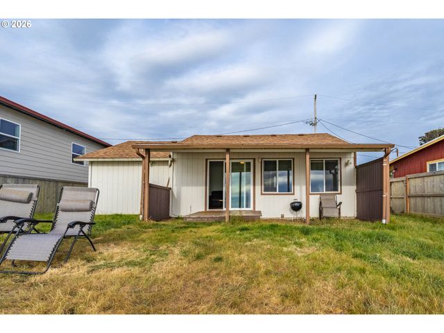 1933 Nw HARBOR Ave, Lincoln City, OR 97367