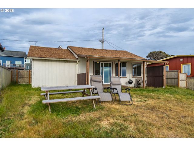 1933 Nw HARBOR Ave, Lincoln City, OR 97367