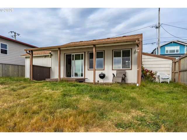 1933 Nw HARBOR Ave, Lincoln City, OR 97367