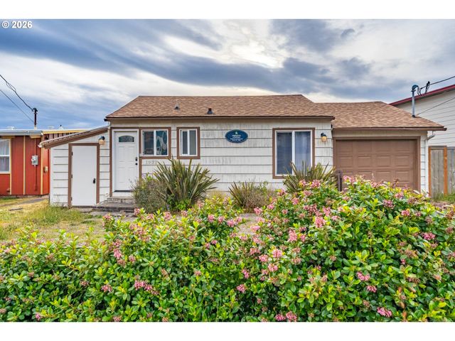 1933 Nw HARBOR Ave, Lincoln City, OR 97367