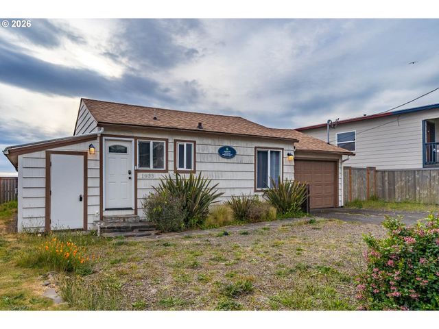 1933 Nw HARBOR Ave, Lincoln City, OR 97367