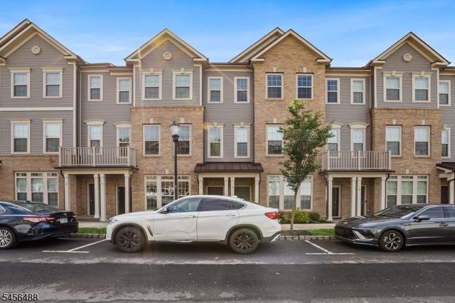 7 Sternadori Rd 7, Somerville Boro, NJ 08876
