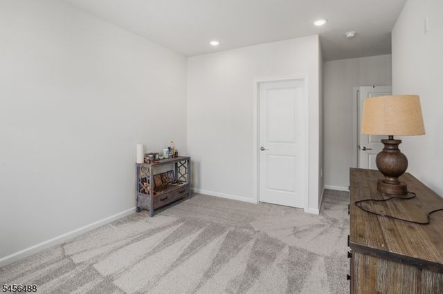 7 Sternadori Rd 7, Somerville Boro, NJ 08876