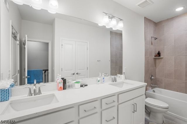7 Sternadori Rd 7, Somerville Boro, NJ 08876