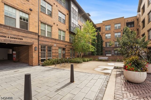 7 Sternadori Rd 7, Somerville Boro, NJ 08876
