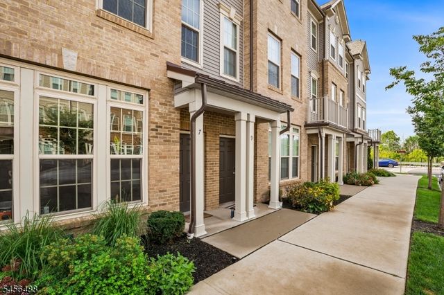 7 Sternadori Rd 7, Somerville Boro, NJ 08876