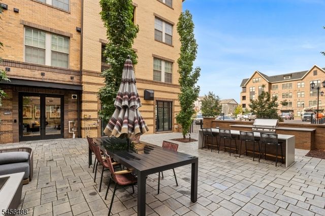 7 Sternadori Rd 7, Somerville Boro, NJ 08876
