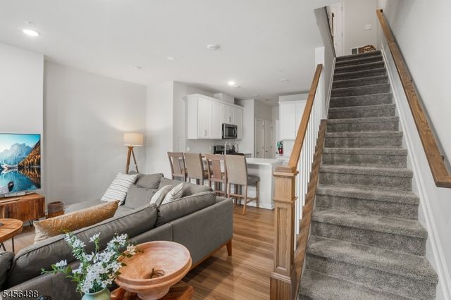 7 Sternadori Rd 7, Somerville Boro, NJ 08876