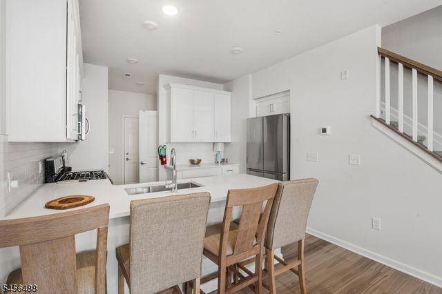 7 Sternadori Rd 7, Somerville Boro, NJ 08876